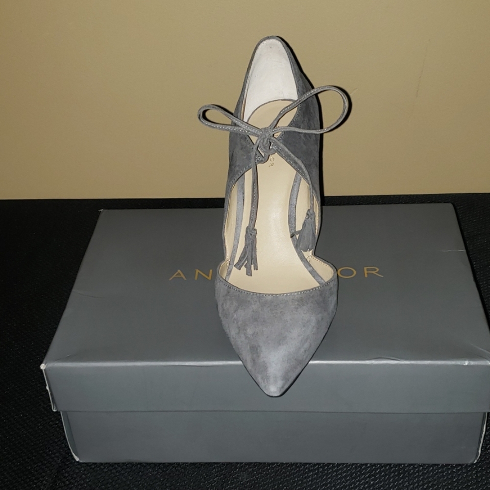 New Ann Taylor "Adalaide" Tassel Pump
